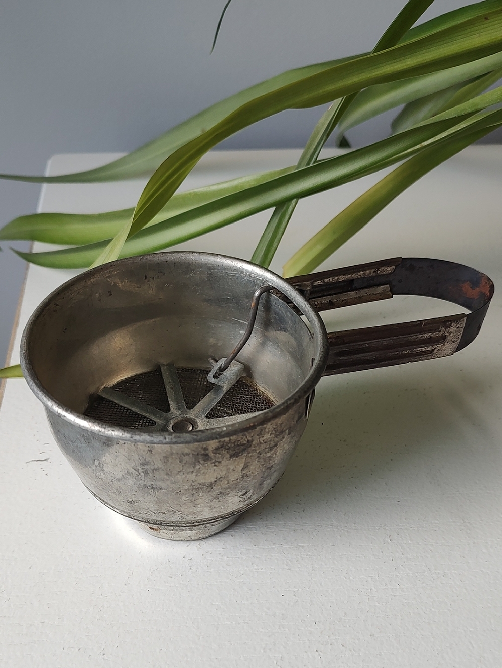 Vintage Foley Flour Hand Squeeze Manual Sifter